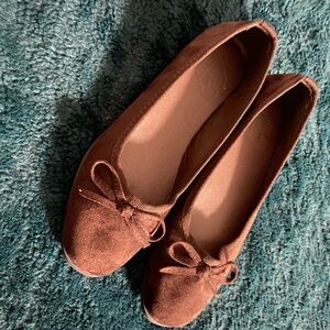 Women's Suede Ballet Flats with Bow in Brown